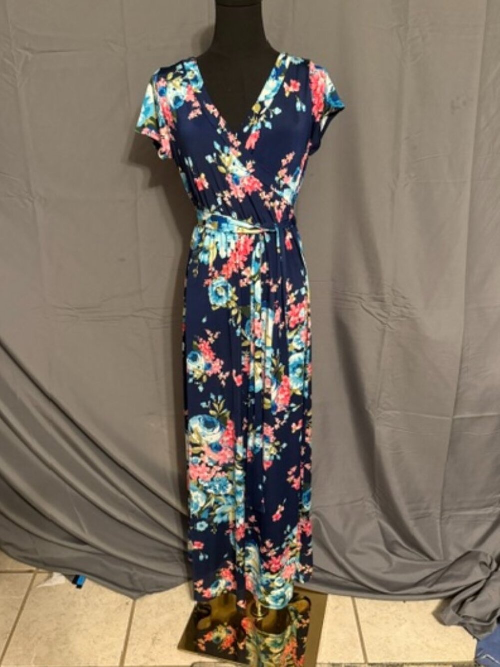 WANNA B Dress Size M
